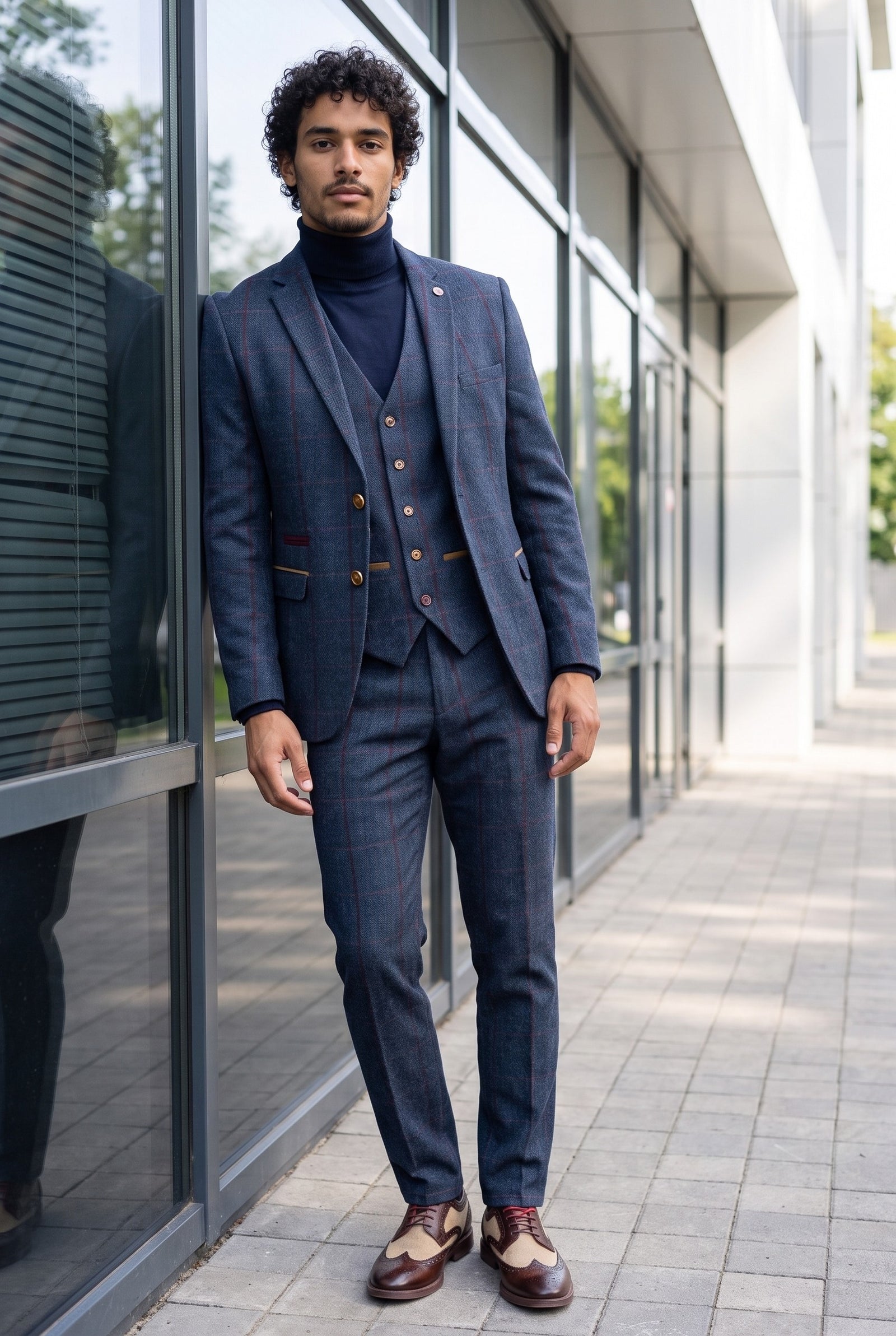 Look #646 styled with Muški tamnoplavi dolčevit pulover s dugim rukavima, pleteni od mekane viskoze