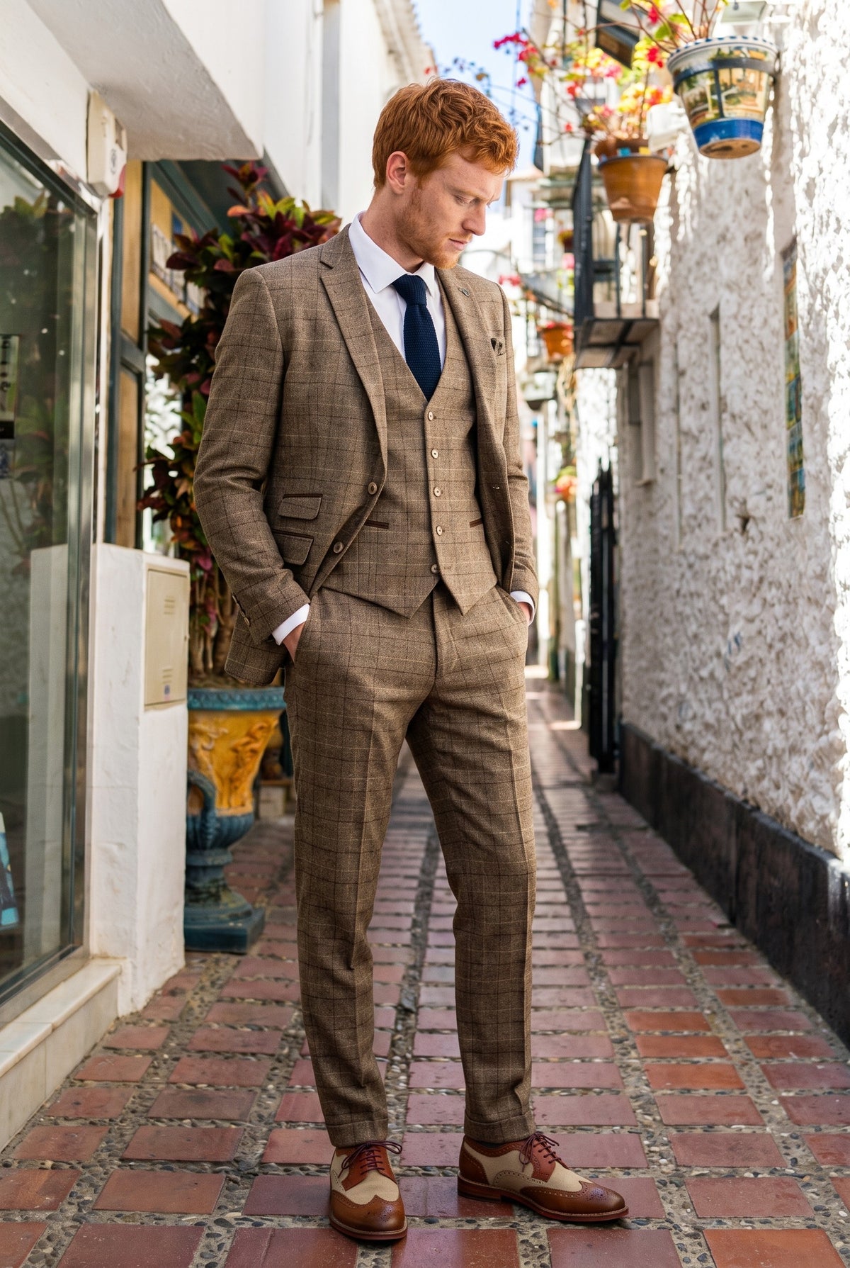 Look #573 styled with Liam - Muško smeđe karirano odijelo od 3 dijela