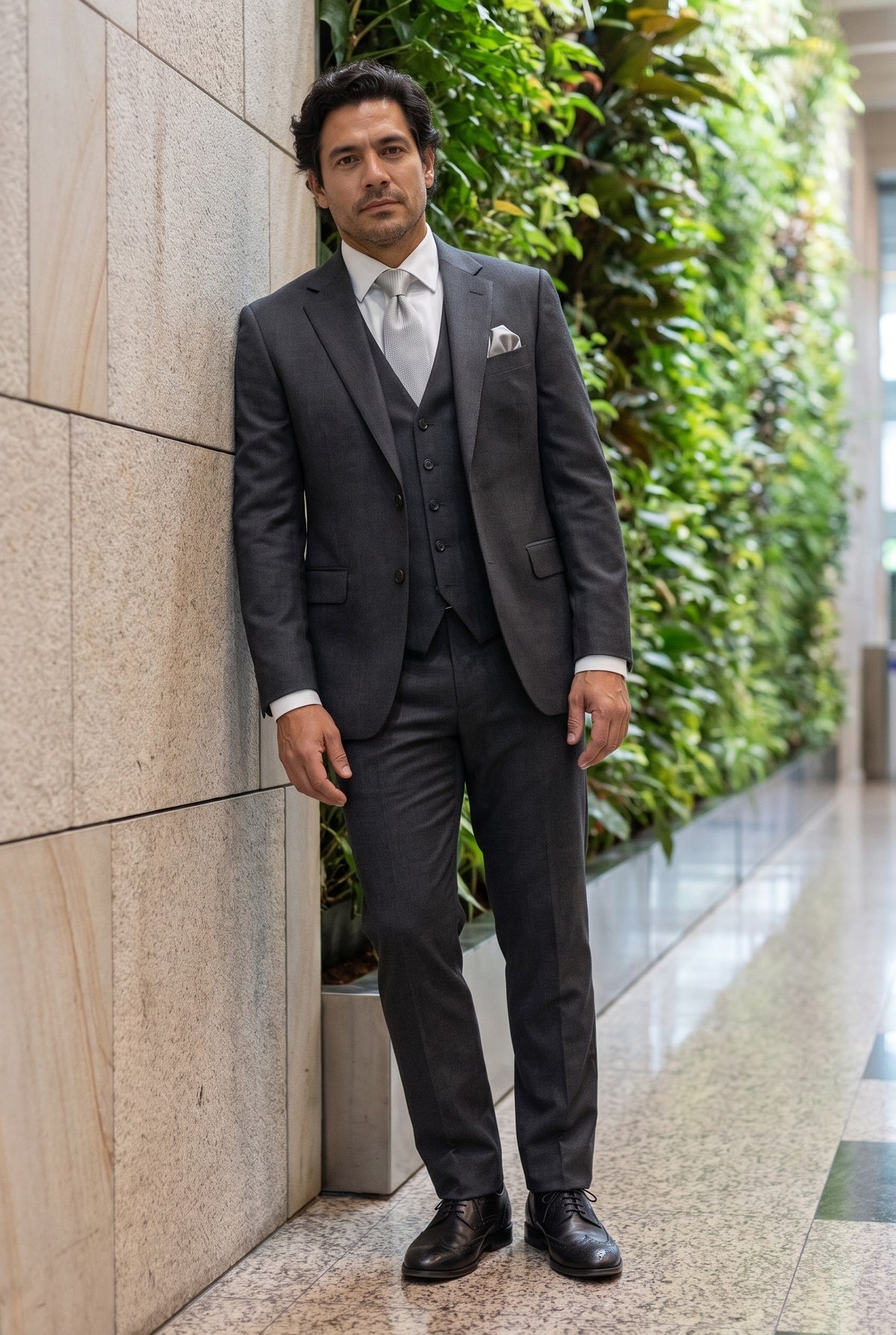 Look #814 styled with Muško tamno sivo odijelo od 3 dijela, tamno sivo, tamno sivo, klasično, za vjenčanje, ljeto, maturalnu večer, klasično