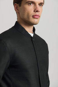 Muška crna minimalistička elegantna bomber jakna