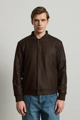 Muška smeđa minimalistička elegantna bomber jakna